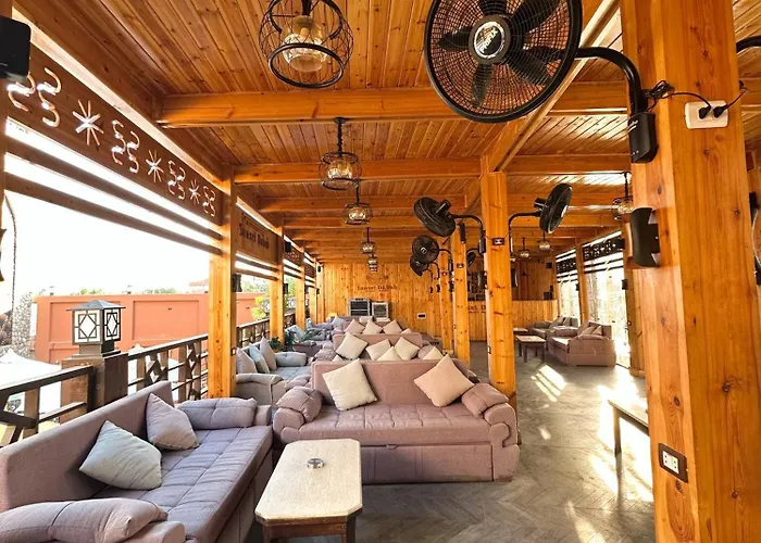 Sunset Luxury Szálloda